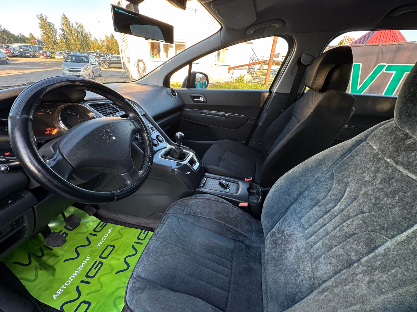 Peugeot 5008 фото 10