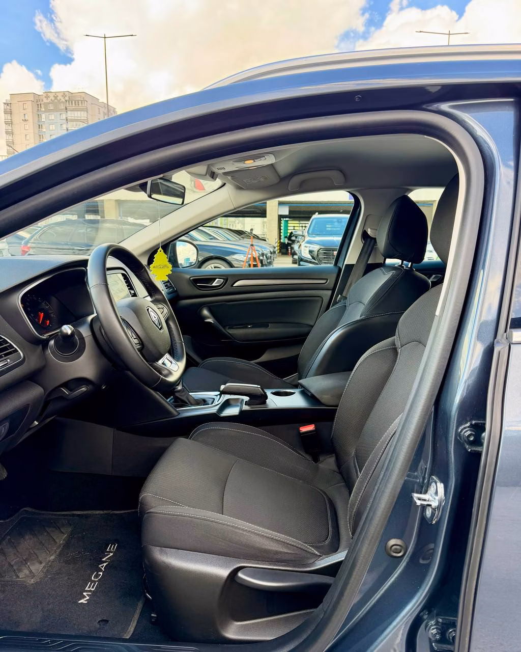 Renault Megane фото 10