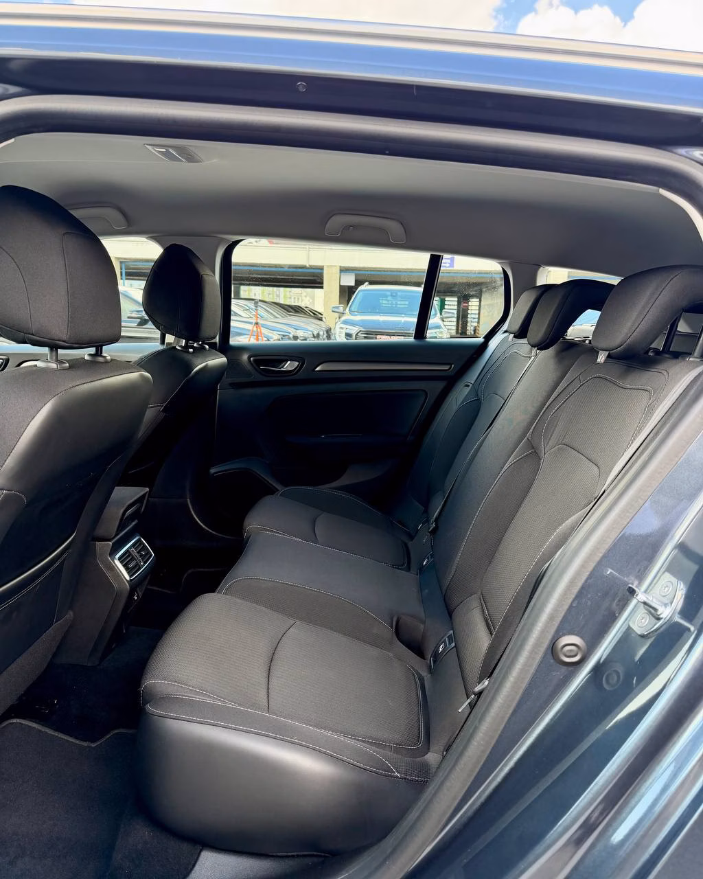 Renault Megane фото 11