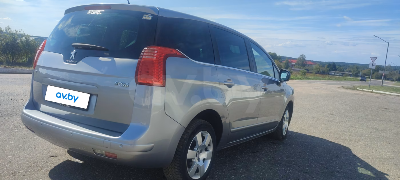 Peugeot 5008 фото 3