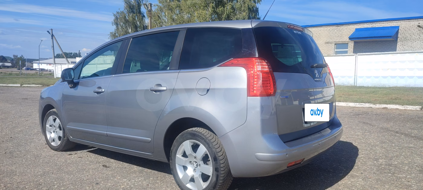 Peugeot 5008 фото 5