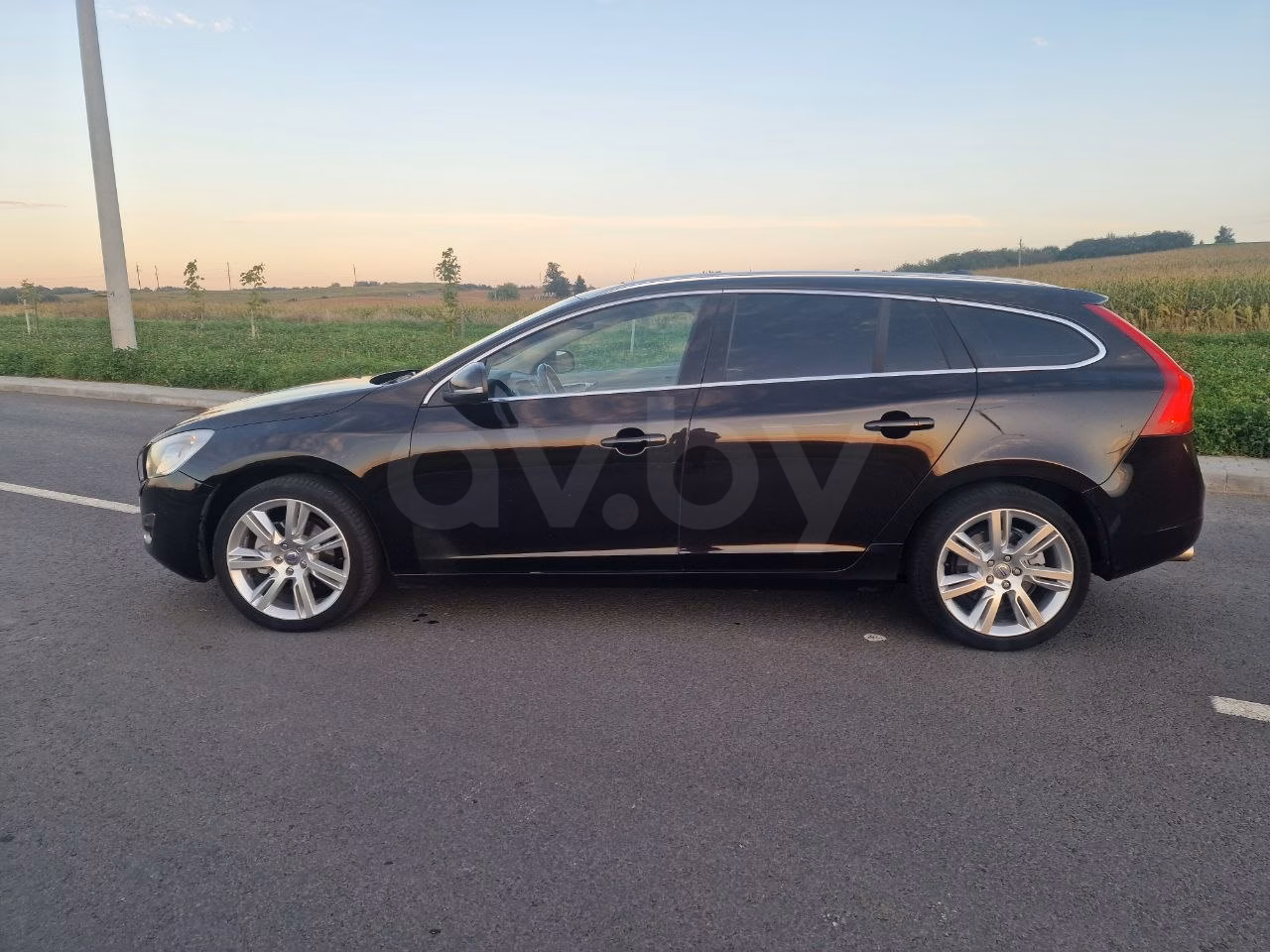 Volvo V60 фото 3