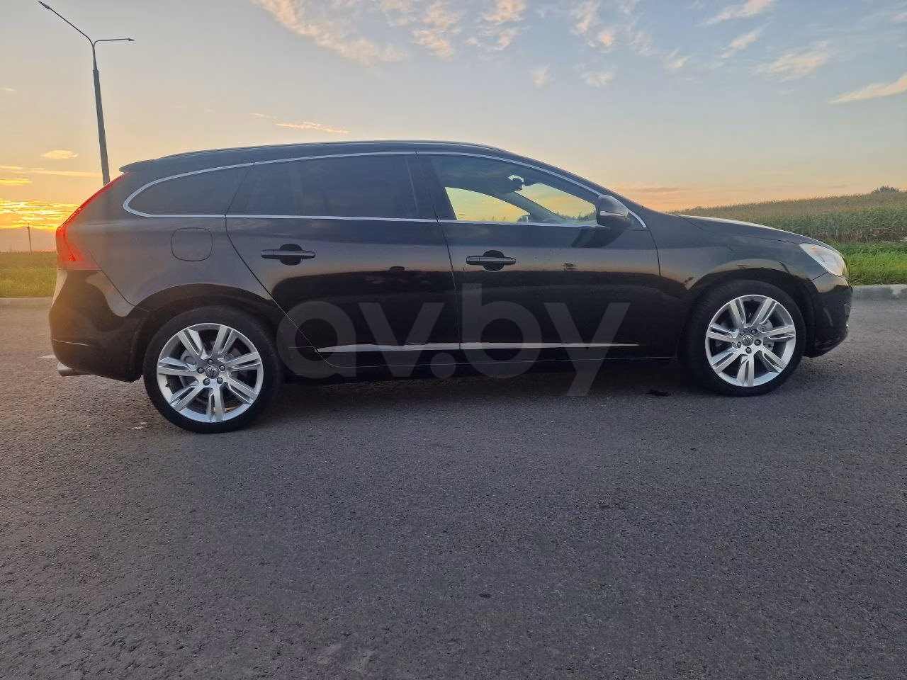 Volvo V60 фото 6