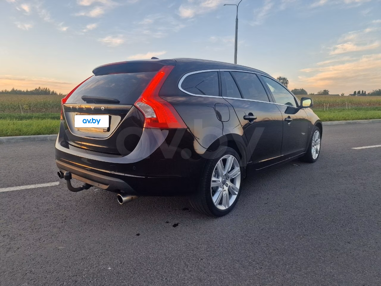 Volvo V60 фото 5