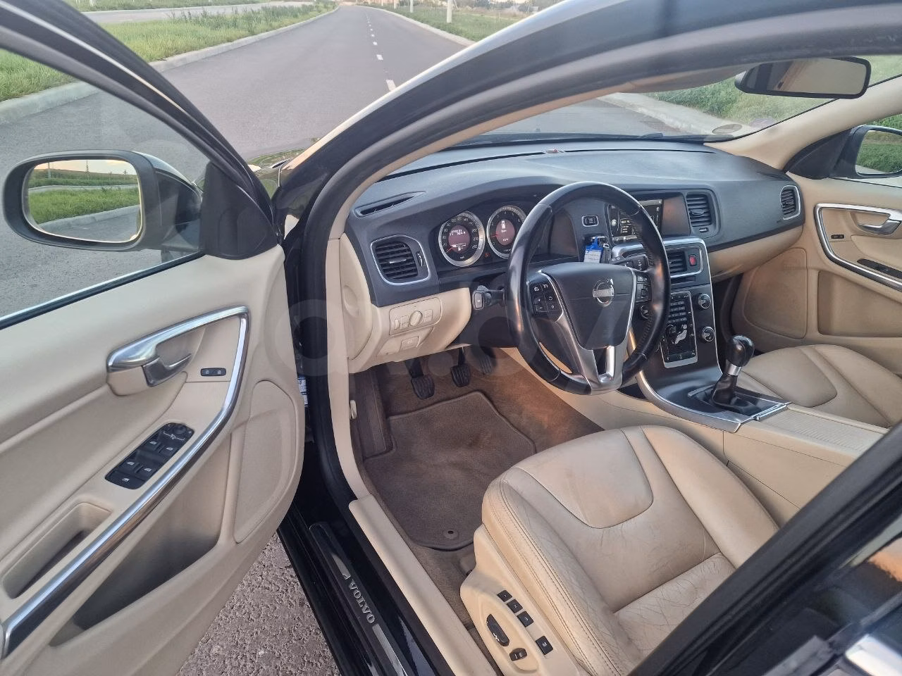 Volvo V60 фото 9