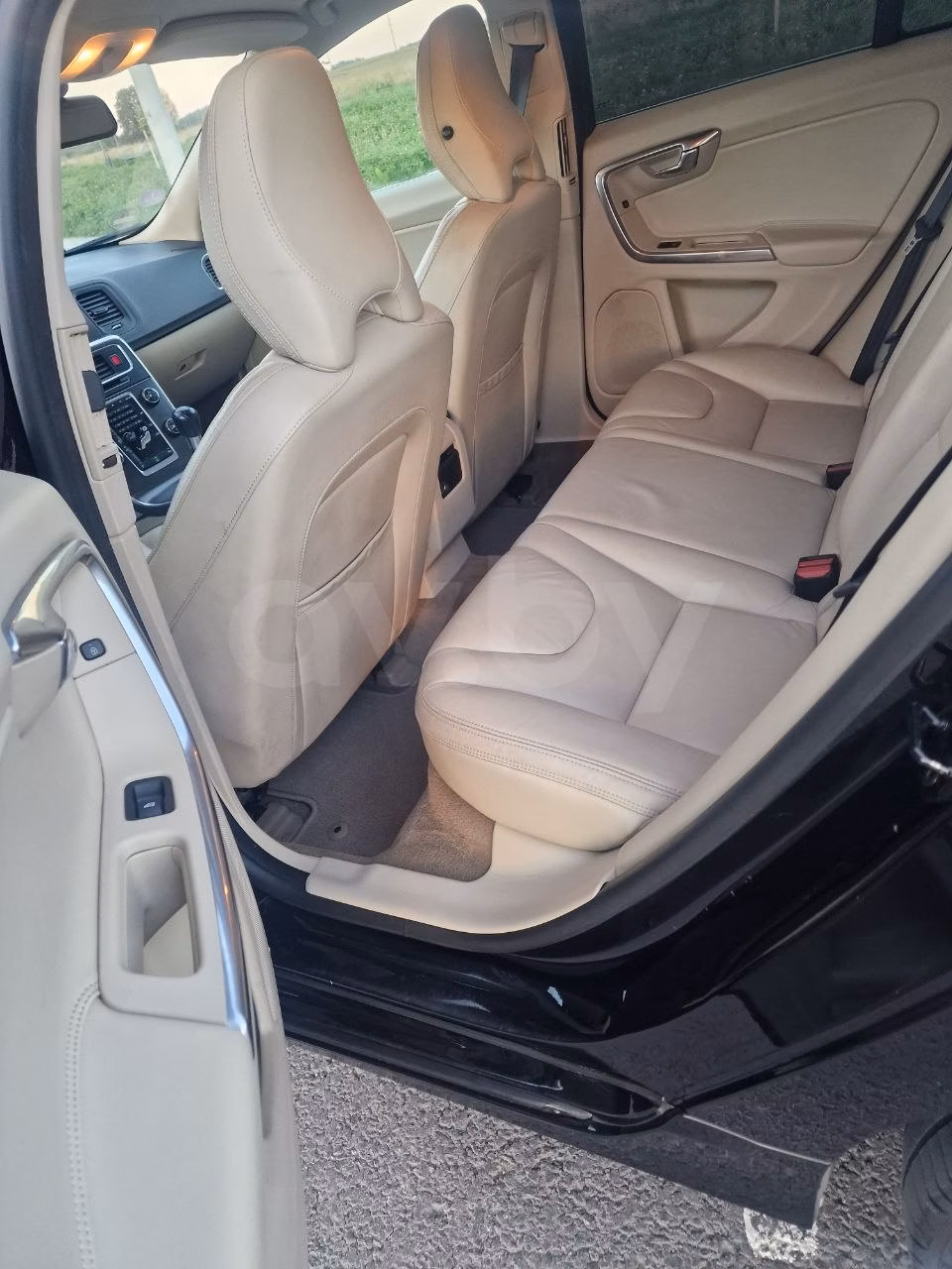 Volvo V60 фото 15