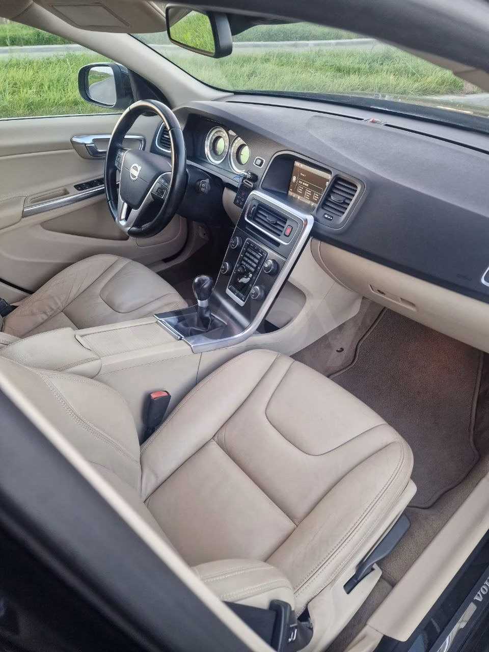 Volvo V60 фото 11