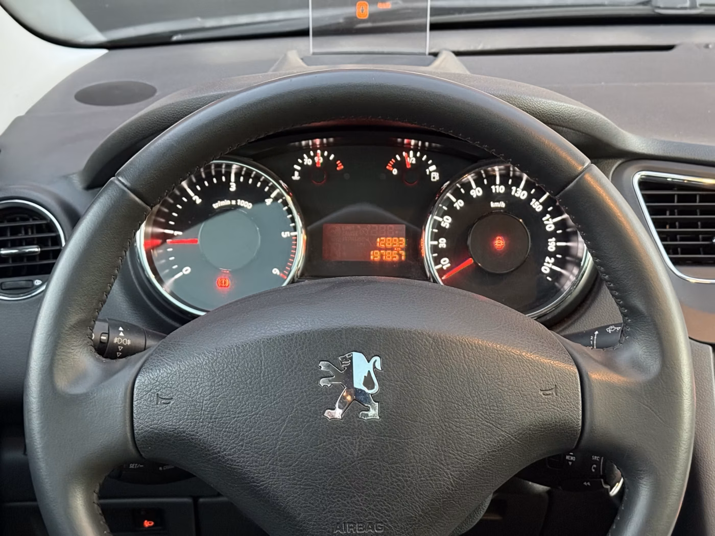 Peugeot 5008 фото 14