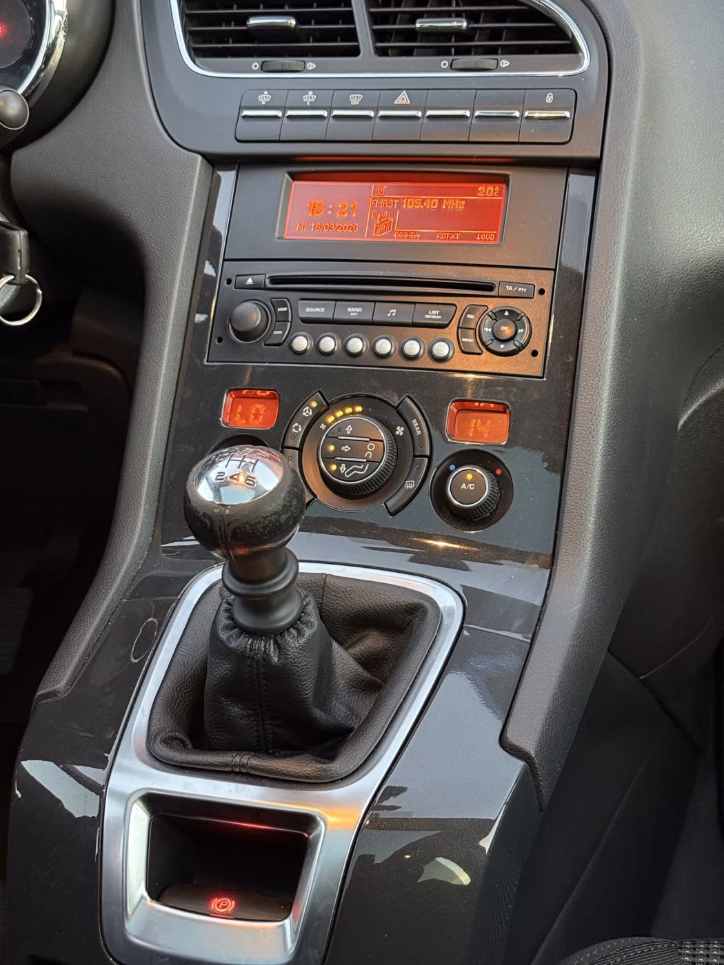 Peugeot 5008 фото 13