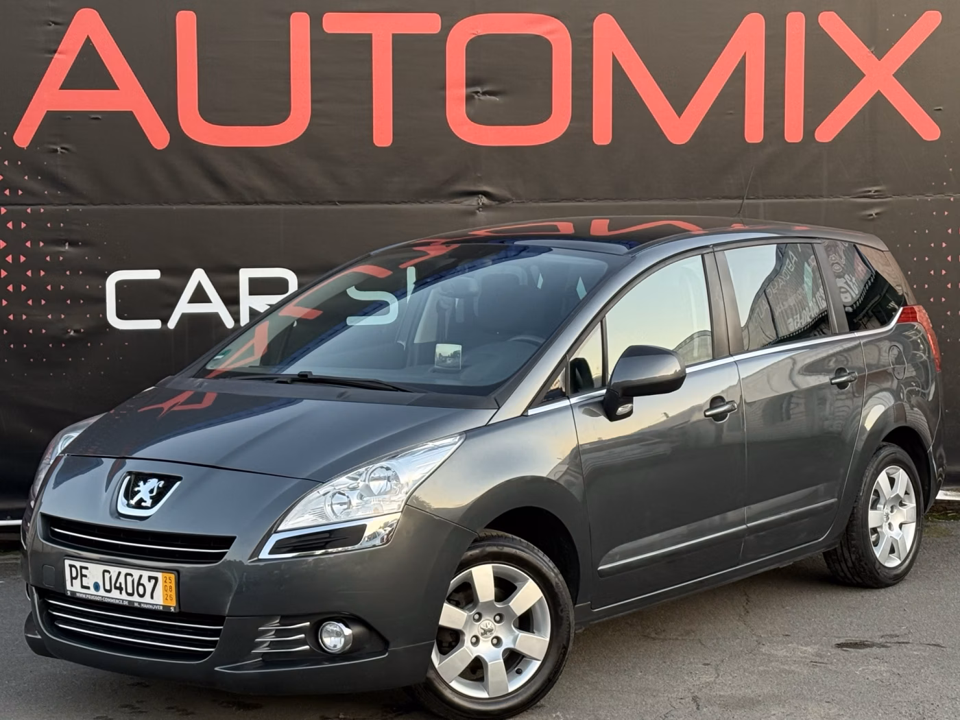 Peugeot 5008 фото 3
