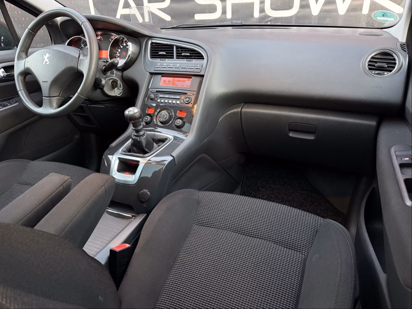 Peugeot 5008 фото 7