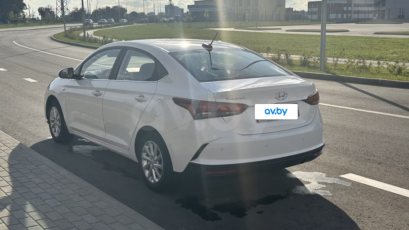 Hyundai Accent фото 2