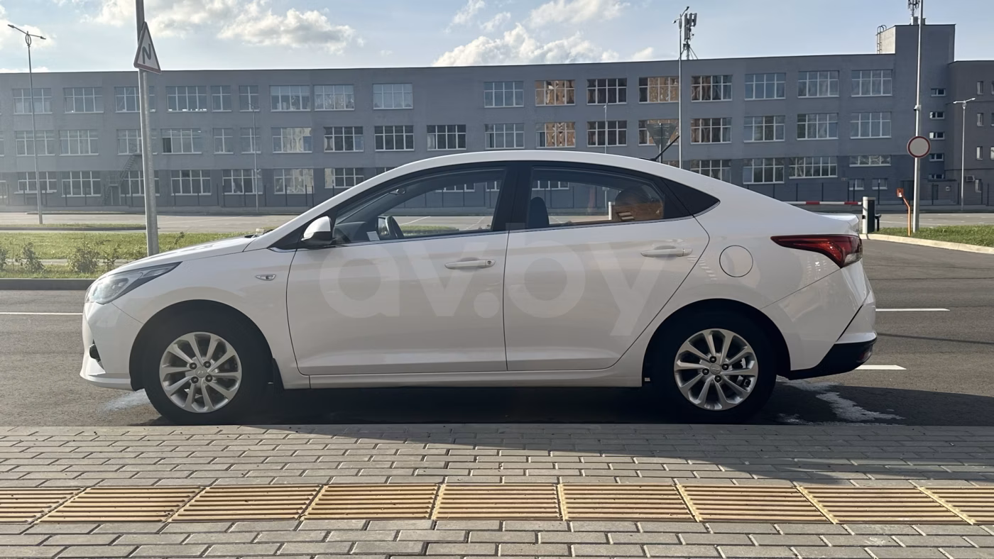 Hyundai Accent фото 3