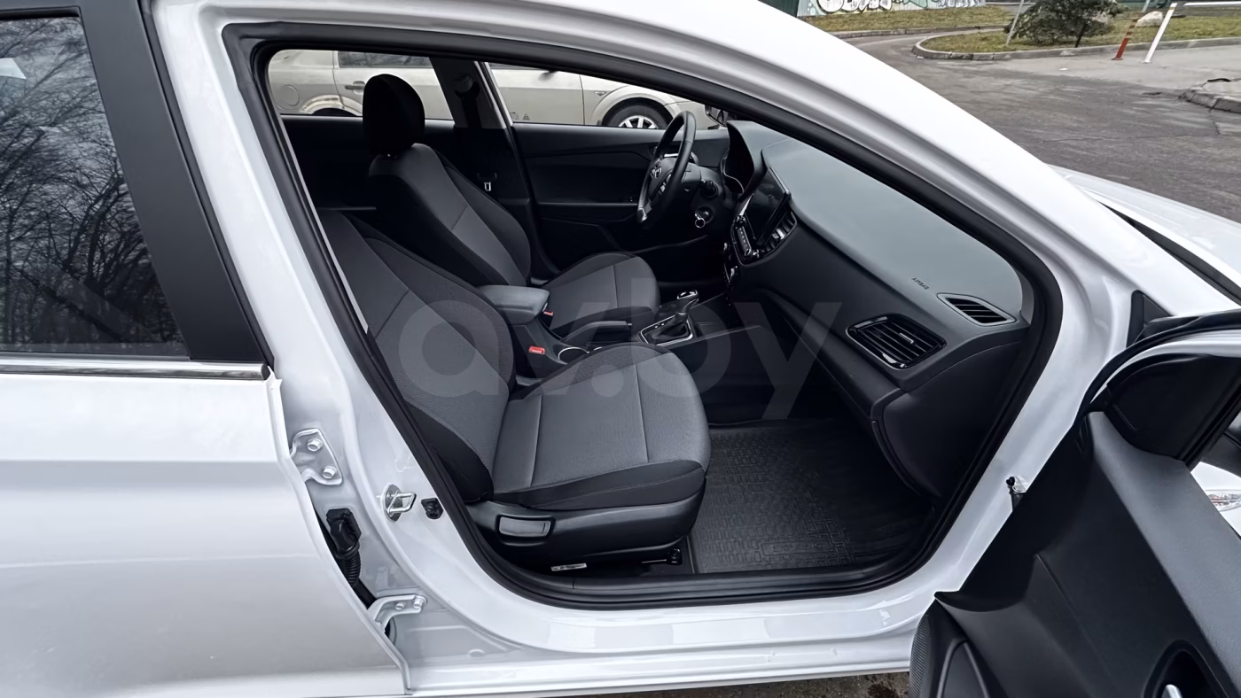 Hyundai Accent фото 16