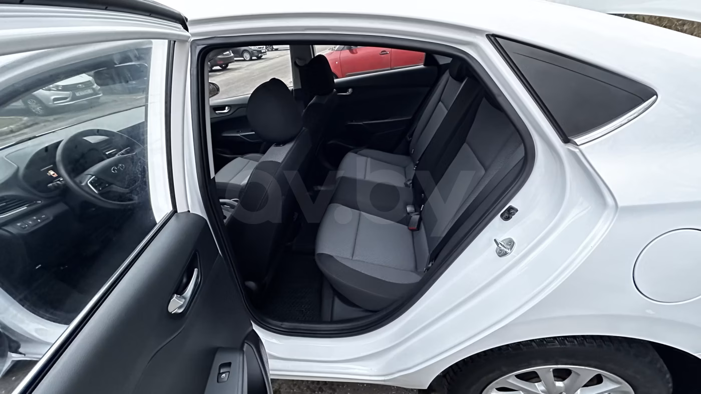 Hyundai Accent фото 17