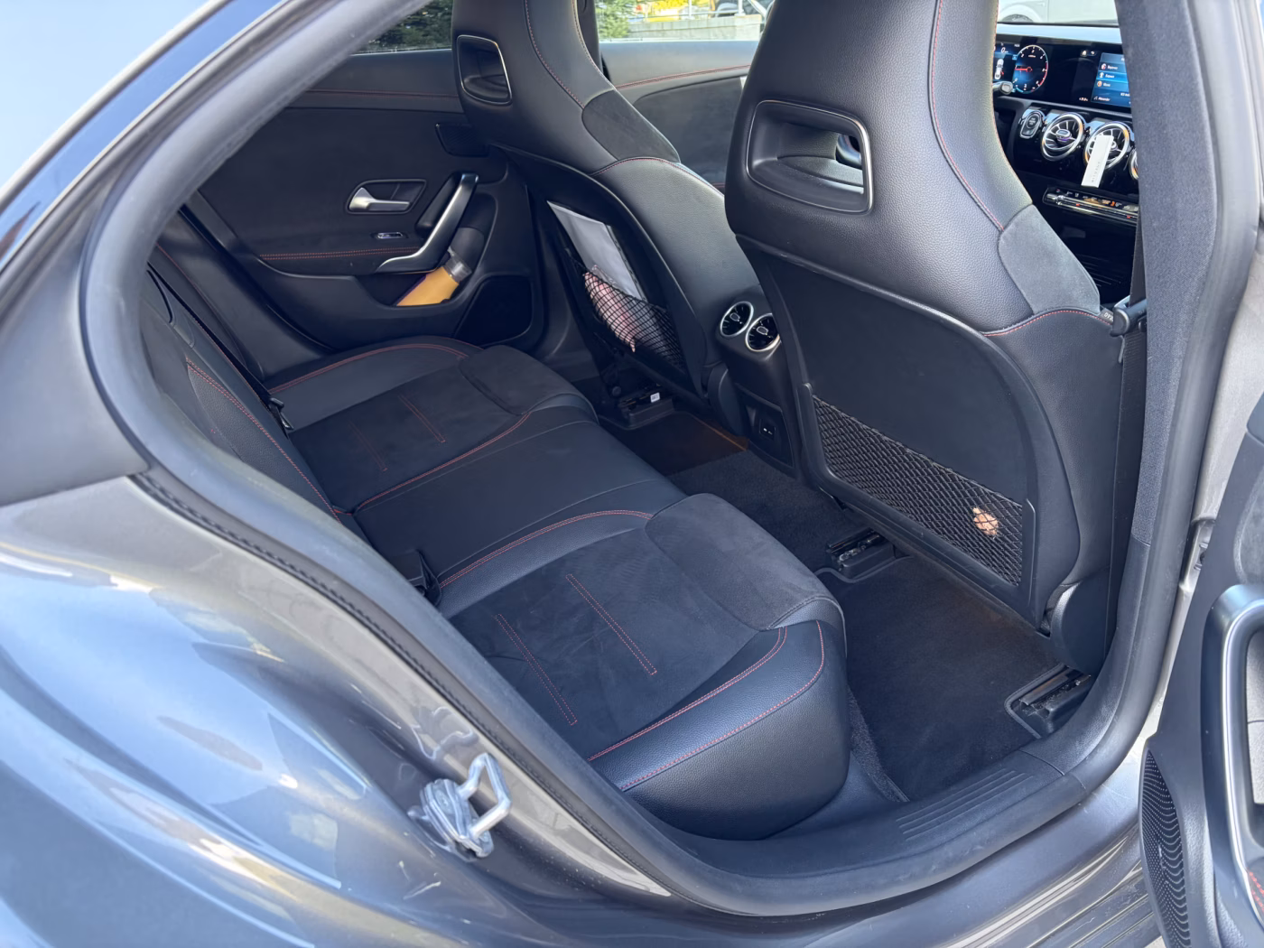 Mercedes-Benz CLA фото 13