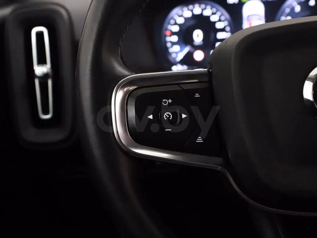 Volvo XC40 фото 16
