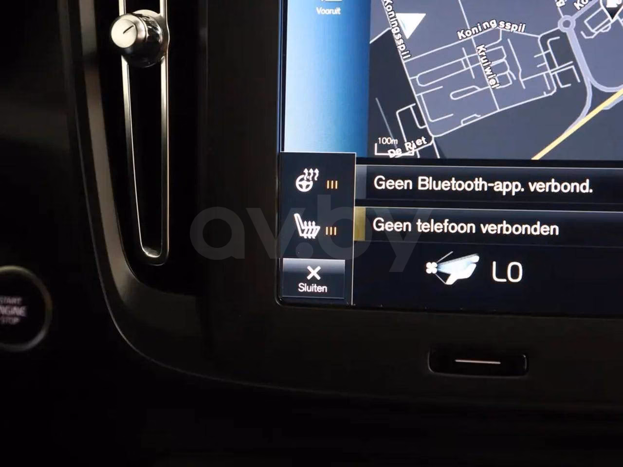 Volvo XC40 фото 13