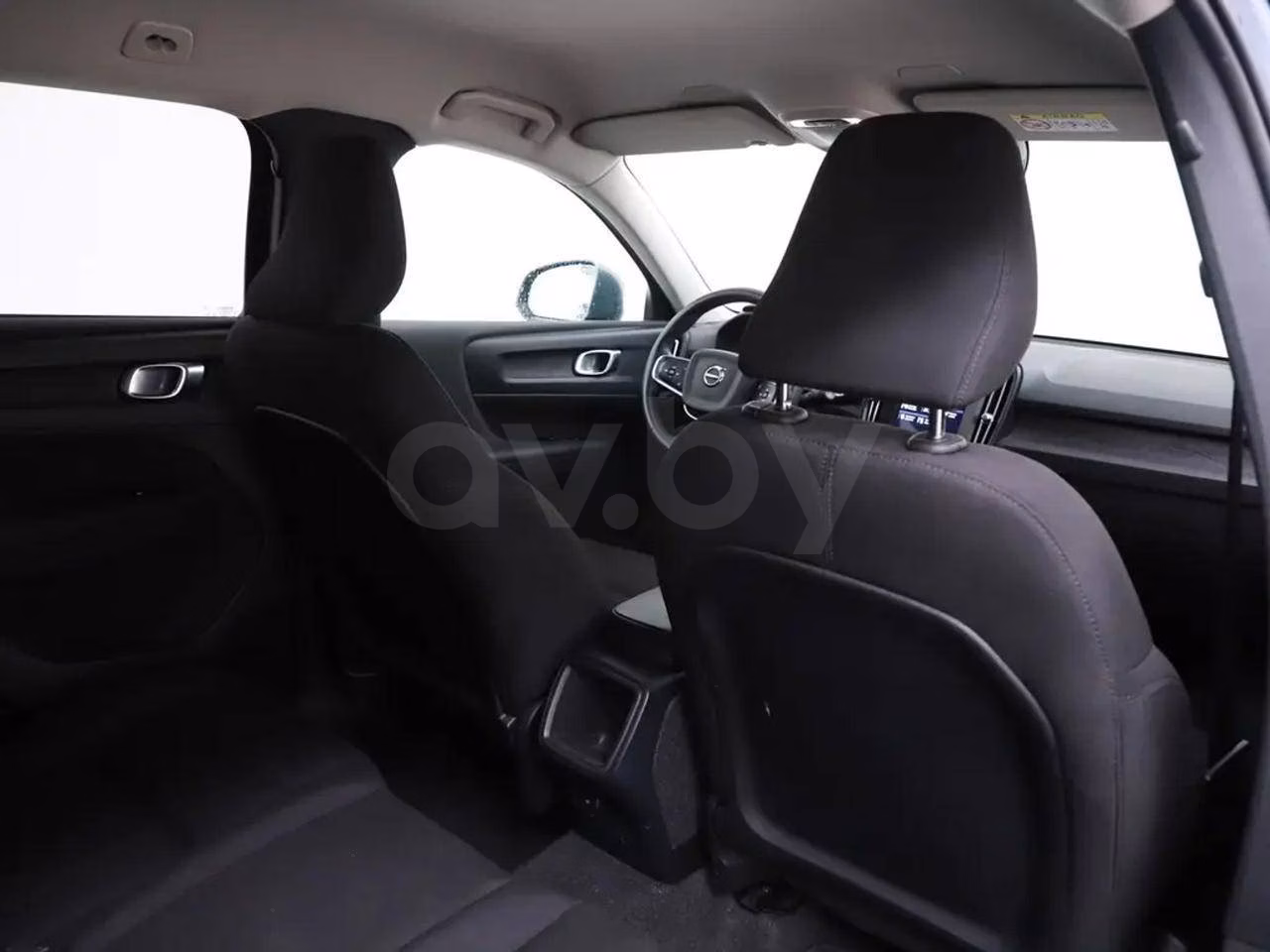 Volvo XC40 фото 14