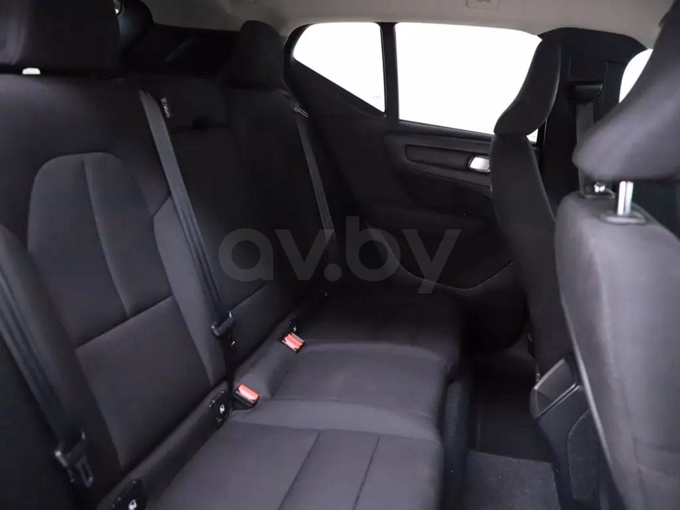 Volvo XC40 фото 18