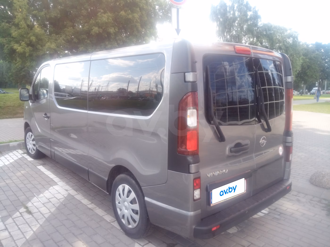 Opel Vivaro фото 3