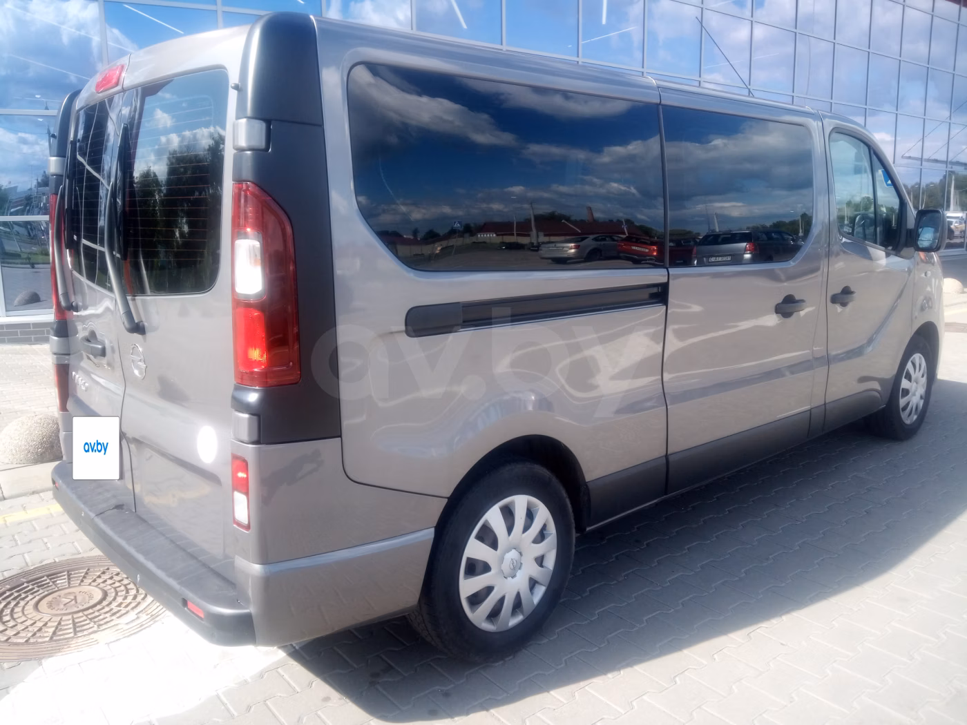 Opel Vivaro фото 7