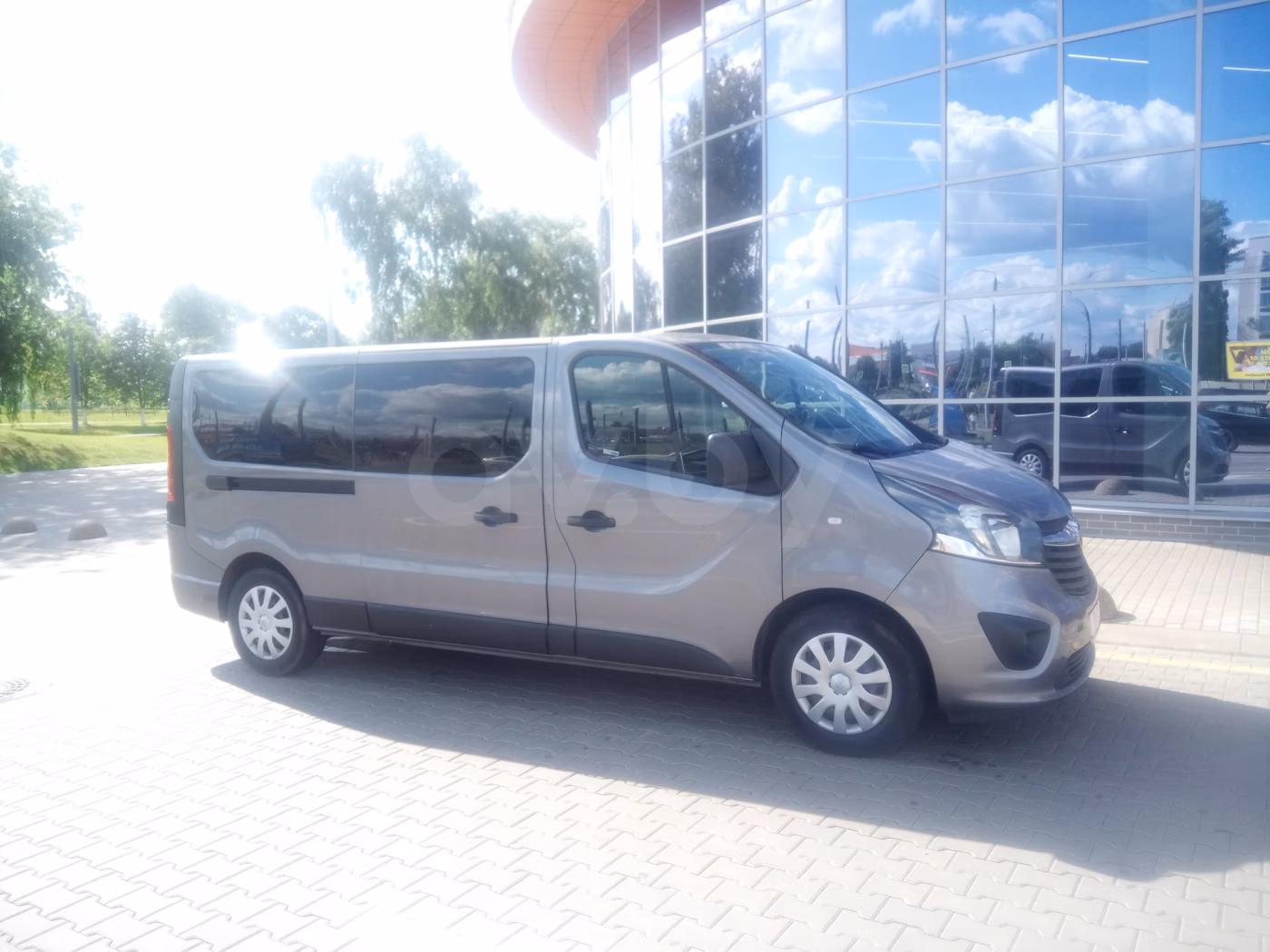 Opel Vivaro фото 6