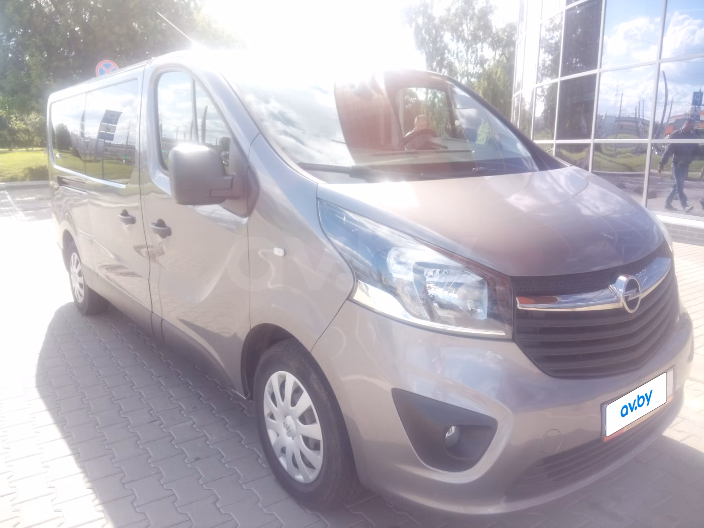 Opel Vivaro фото 8