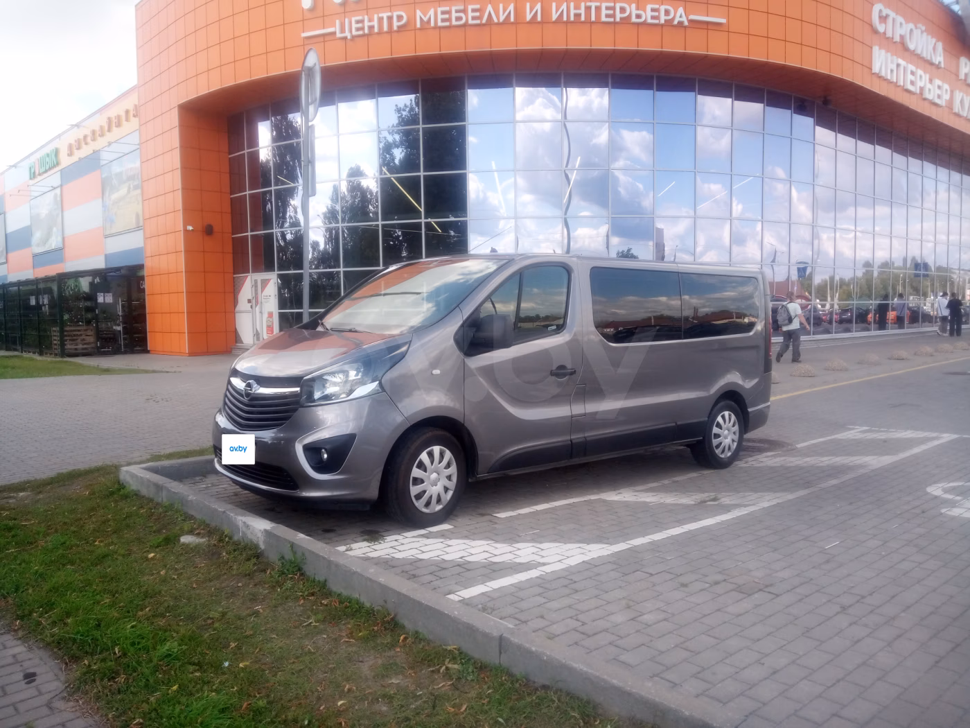 Opel Vivaro фото 5