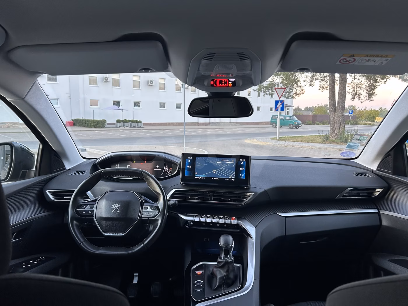Peugeot 5008 фото 10