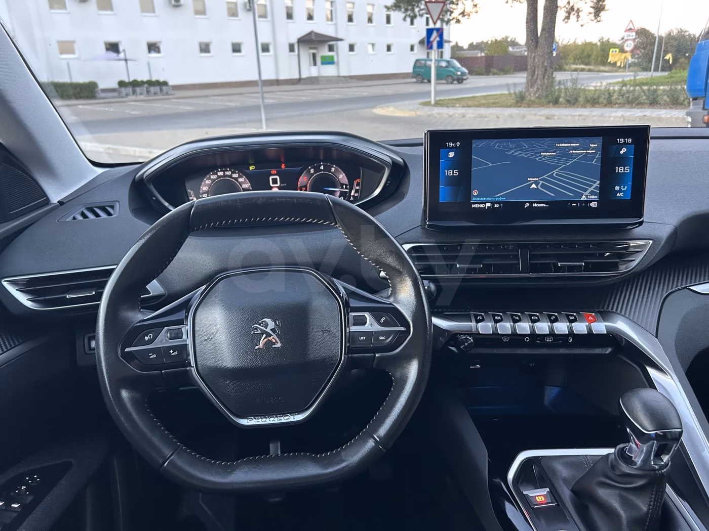Peugeot 5008 фото 11