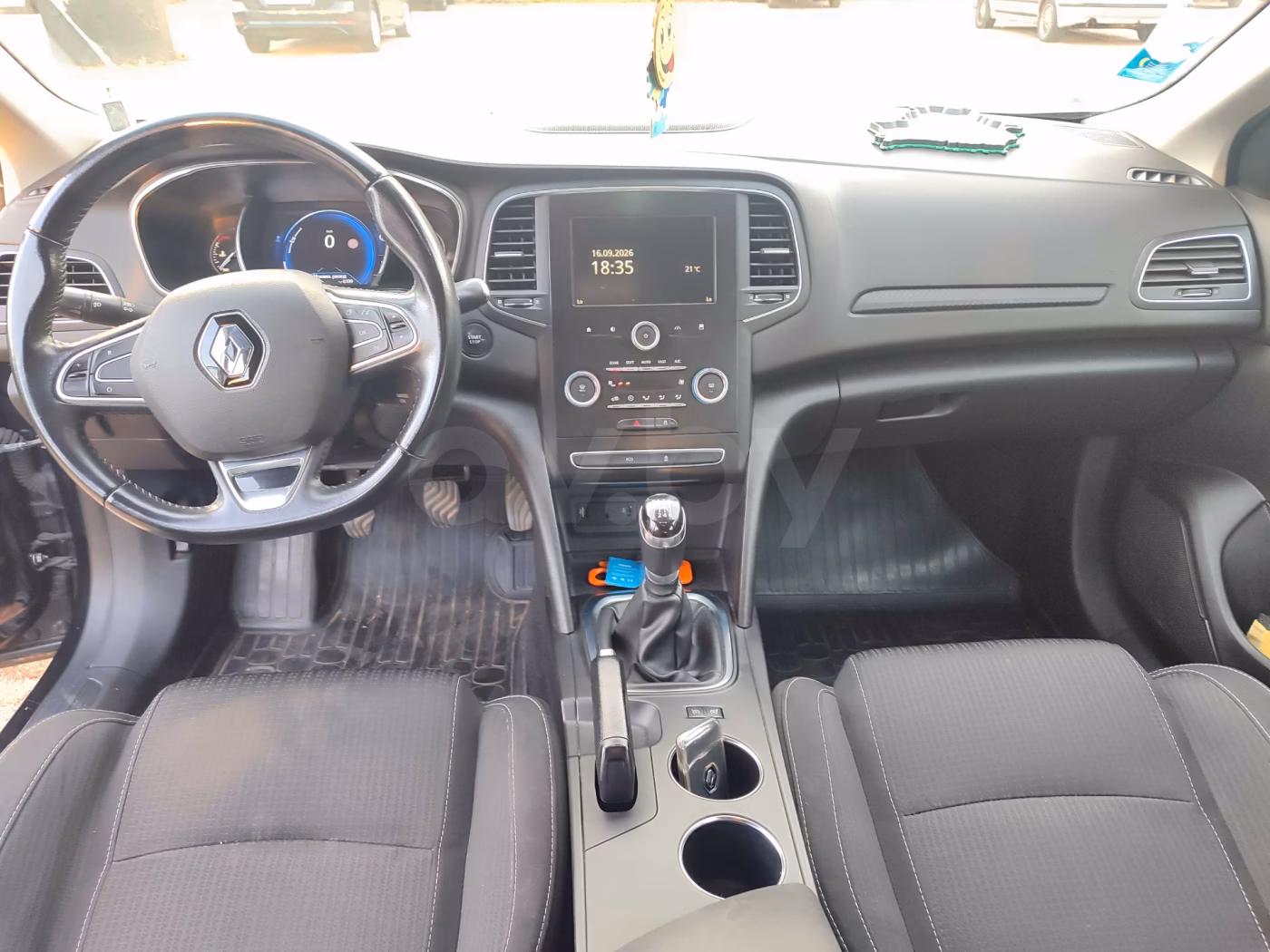 Renault Megane фото 10