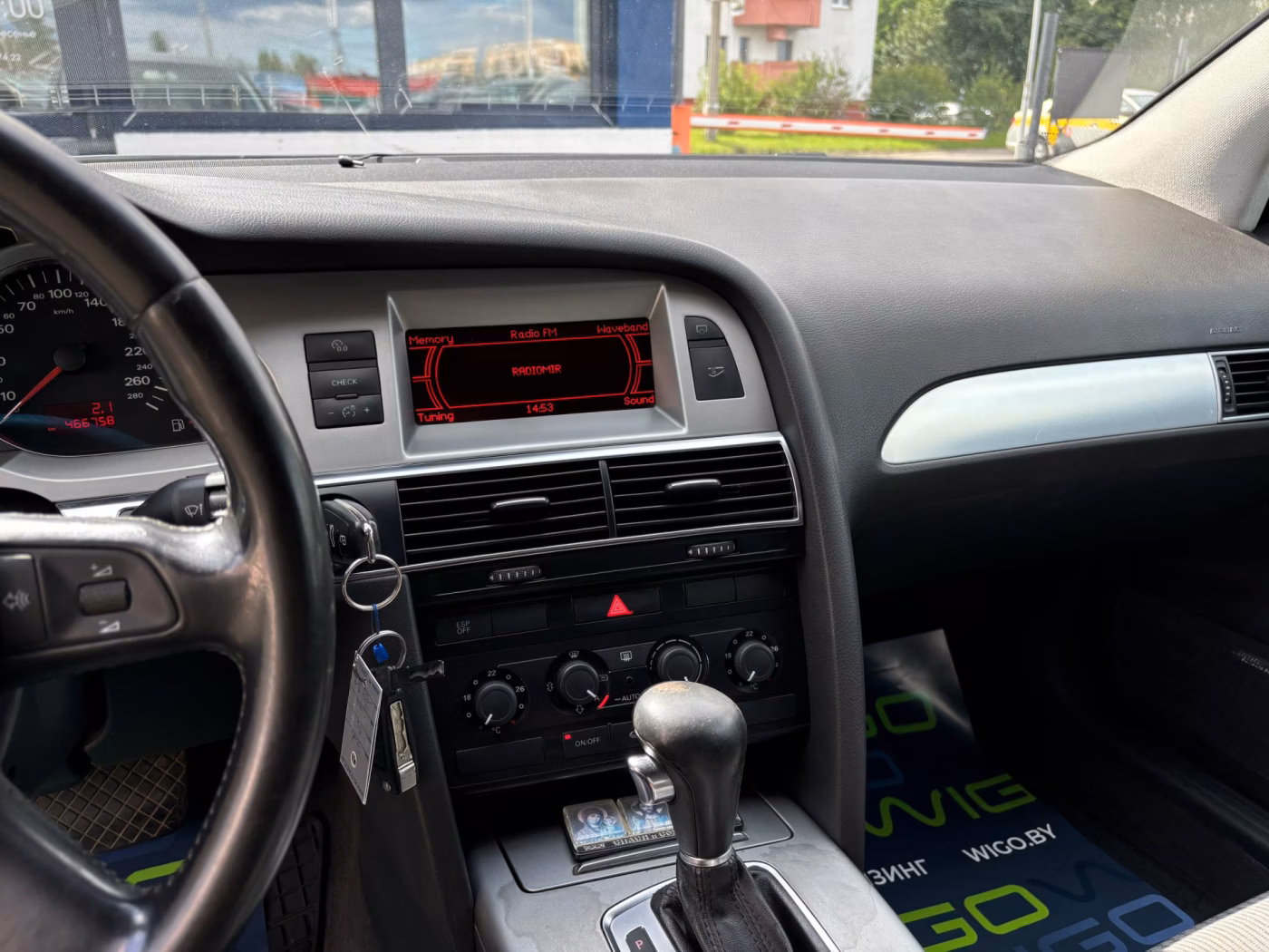 Audi A6 фото 12