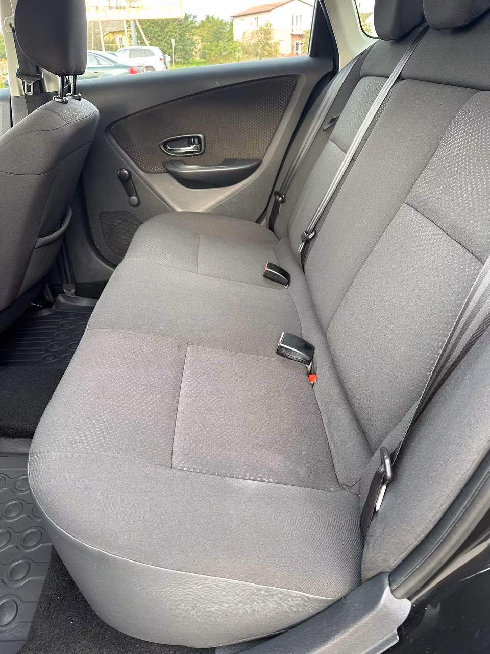 Nissan Almera фото 12
