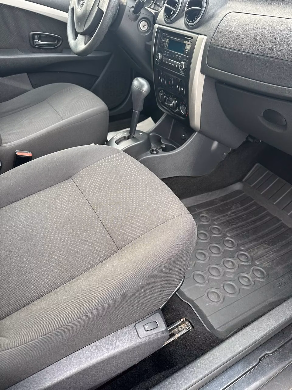 Nissan Almera фото 14
