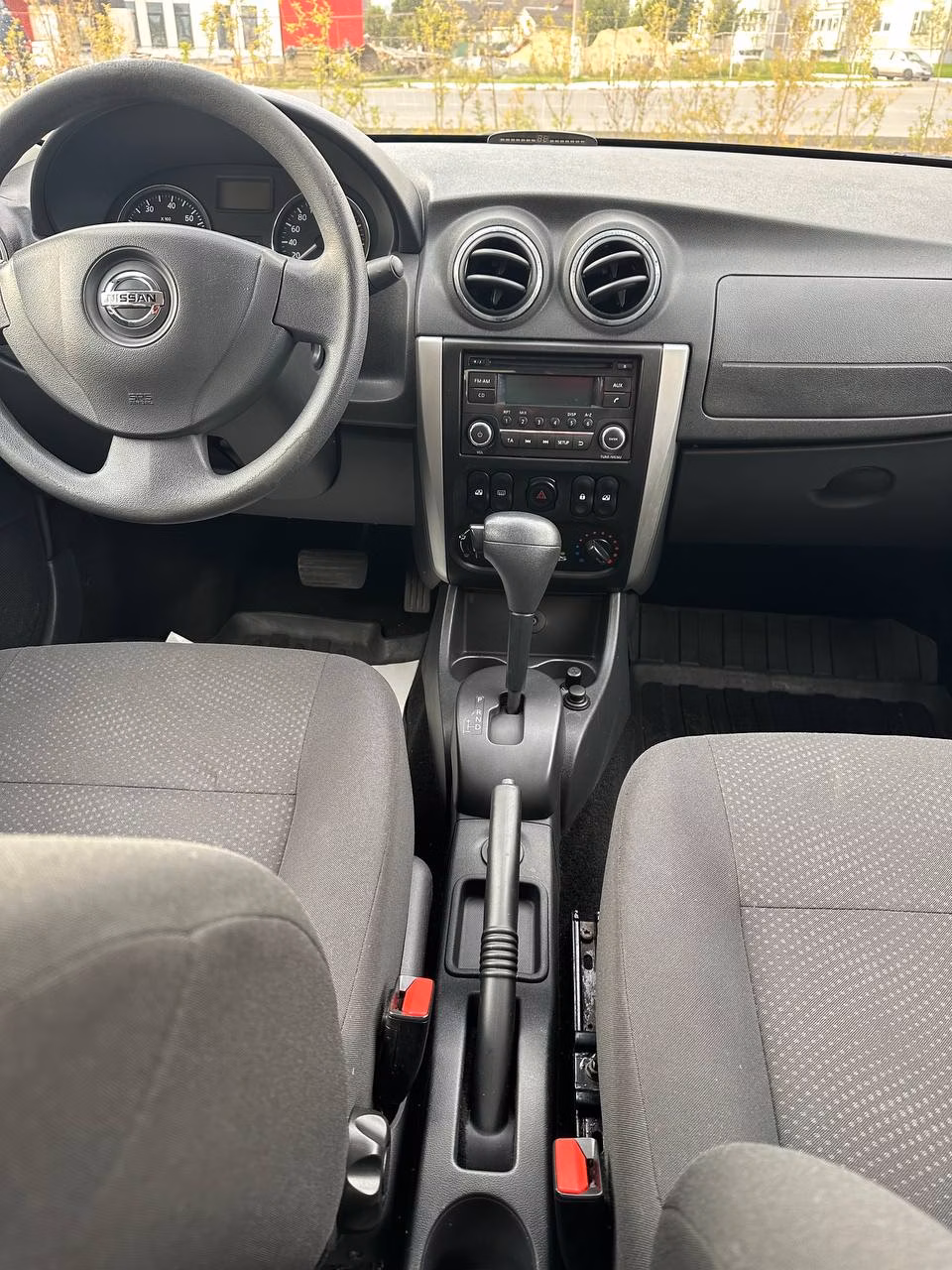 Nissan Almera фото 16