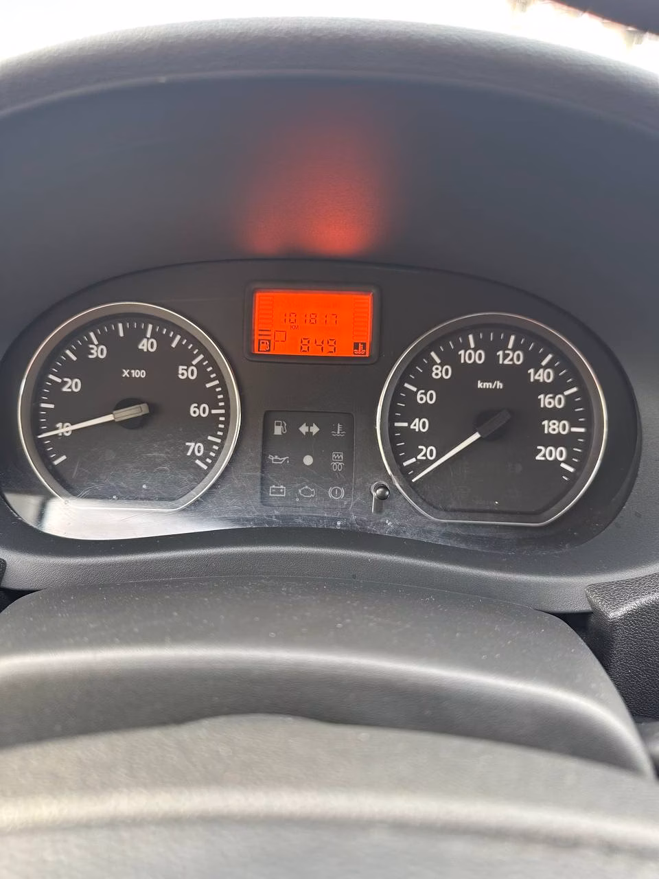 Nissan Almera фото 17