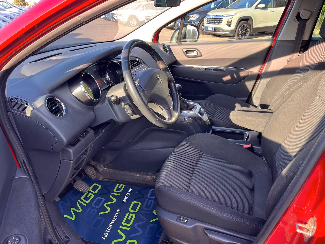 Peugeot 5008 фото 9