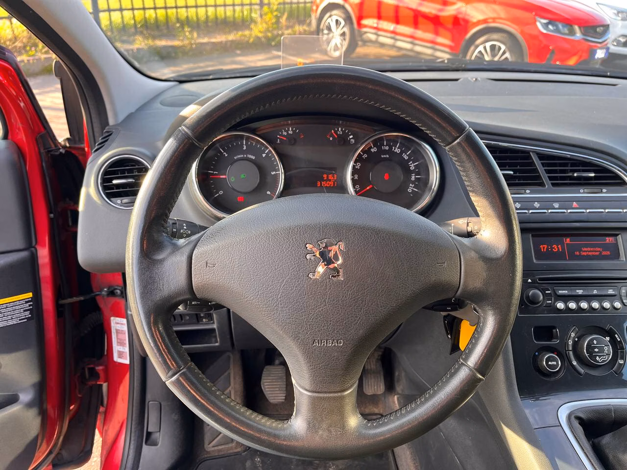 Peugeot 5008 фото 15