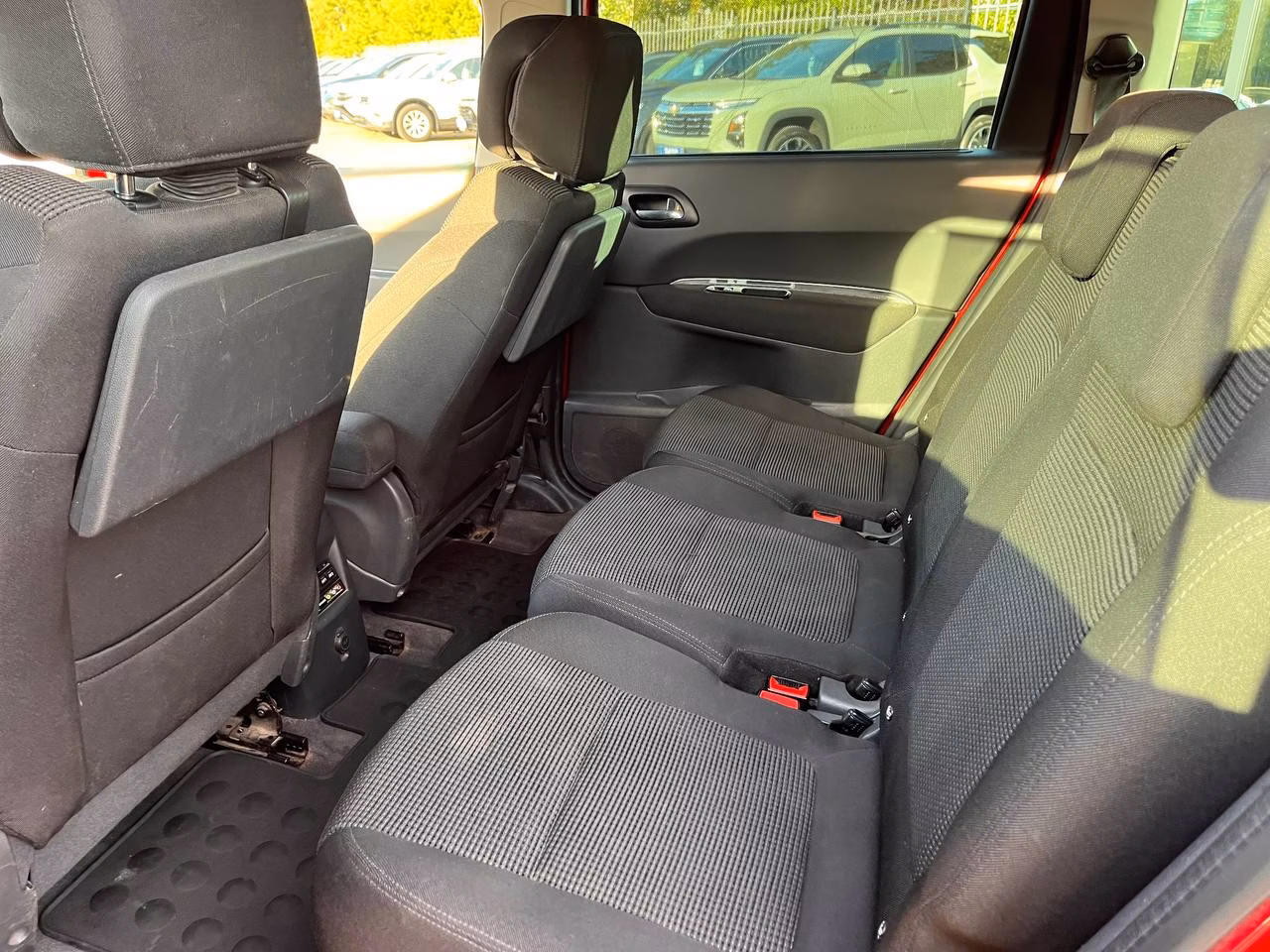 Peugeot 5008 фото 17