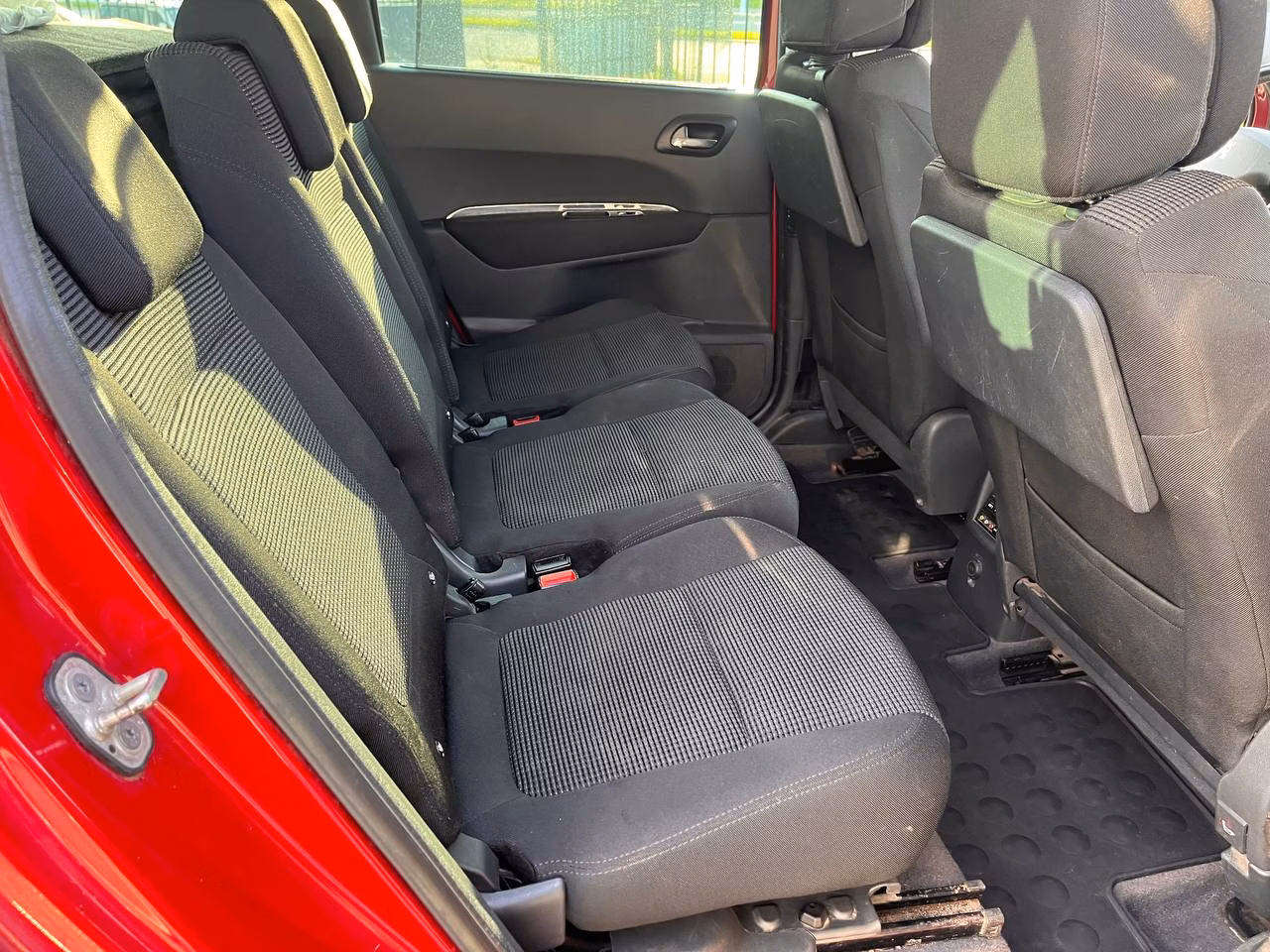 Peugeot 5008 фото 19