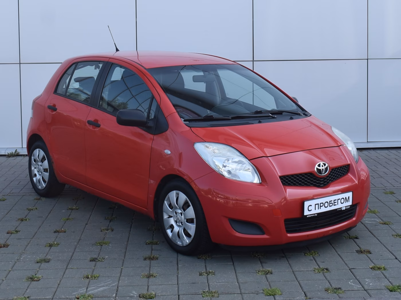 Toyota Yaris фото 3