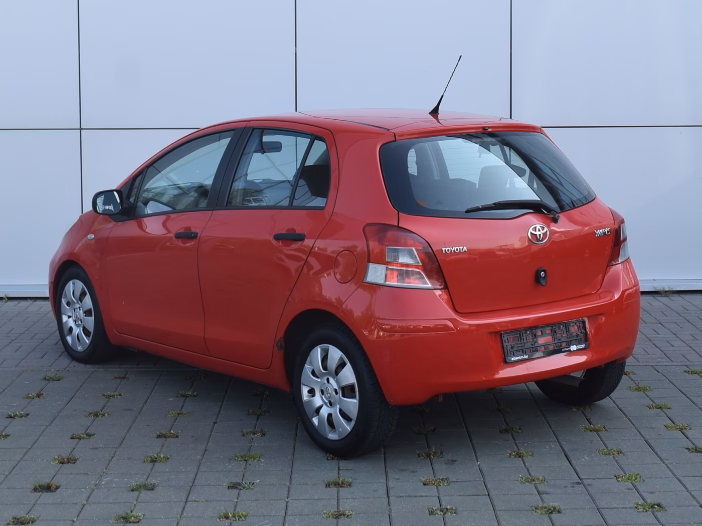Toyota Yaris фото 7