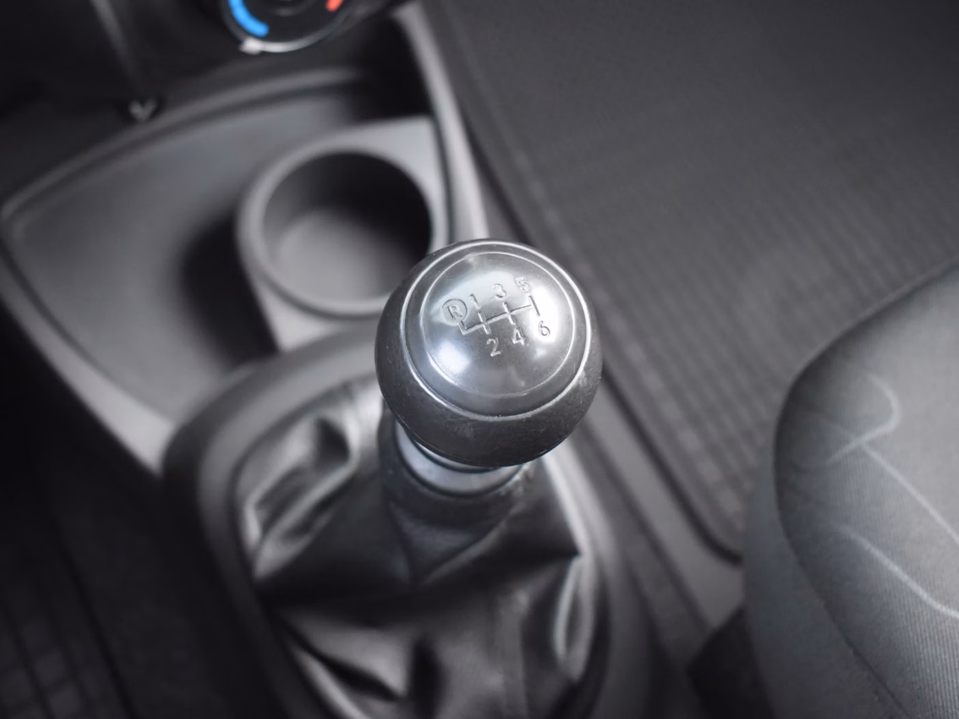 Toyota Yaris фото 18