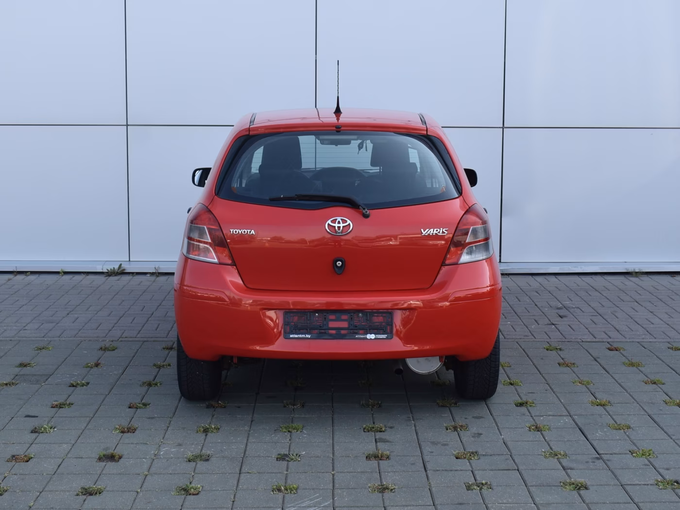 Toyota Yaris фото 6