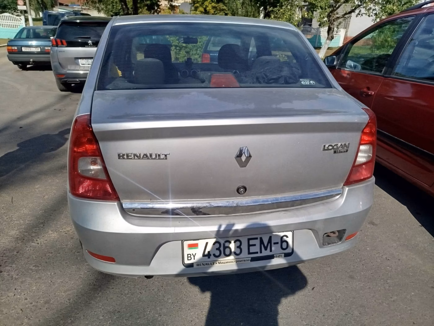 Renault Logan фото 4