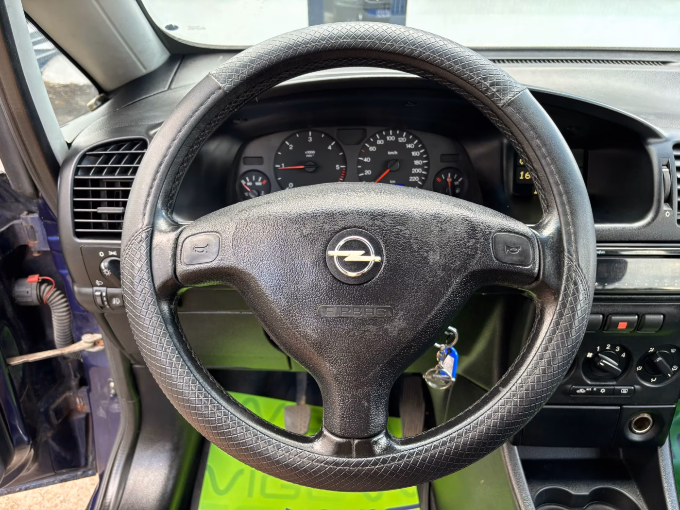 Opel Zafira фото 10