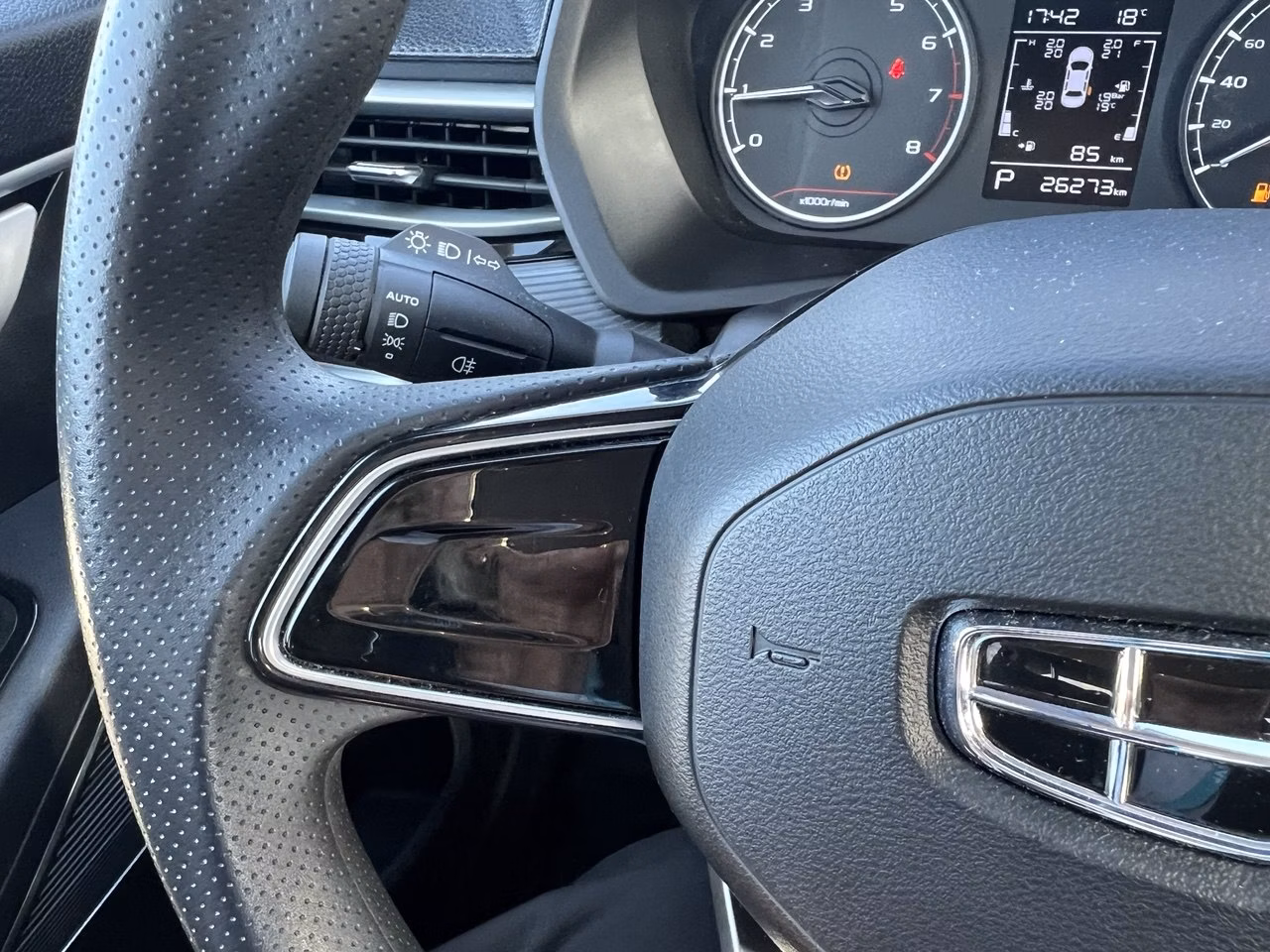 Geely Emgrand фото 12