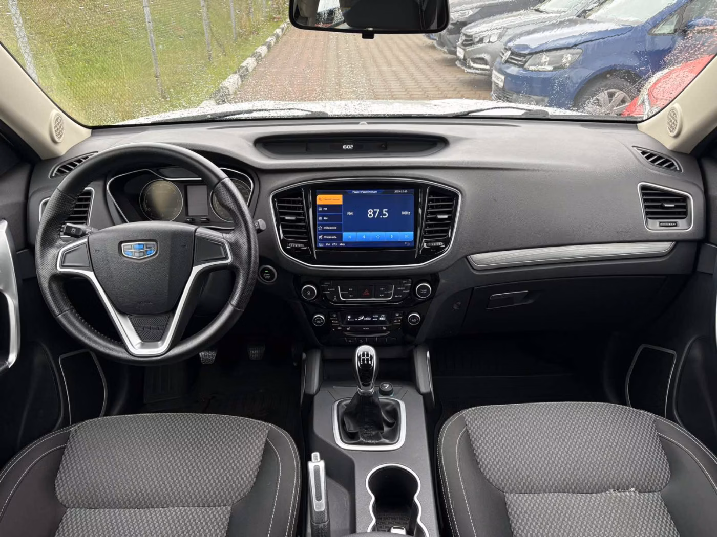 Geely Emgrand X7 фото 9