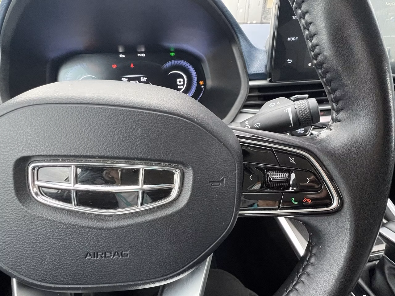 Geely Emgrand фото 13